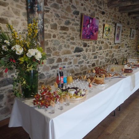 Logis Hotel Restaurant Le Commerce Guichen 外观 照片
