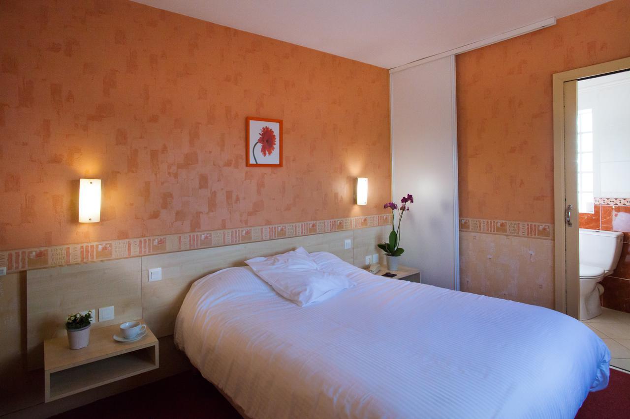 Logis Hotel Restaurant Le Commerce Guichen 外观 照片