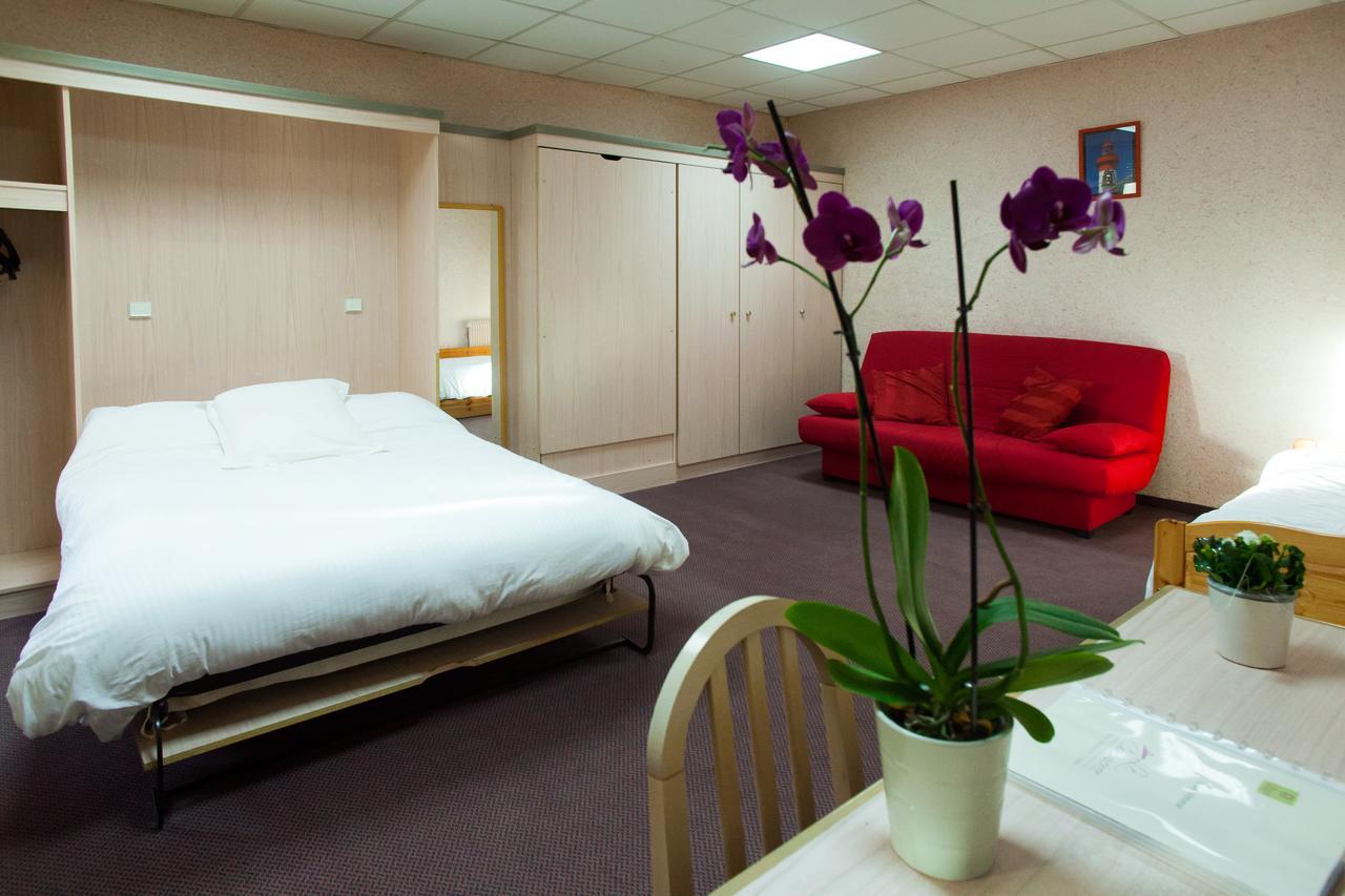 Logis Hotel Restaurant Le Commerce Guichen 外观 照片